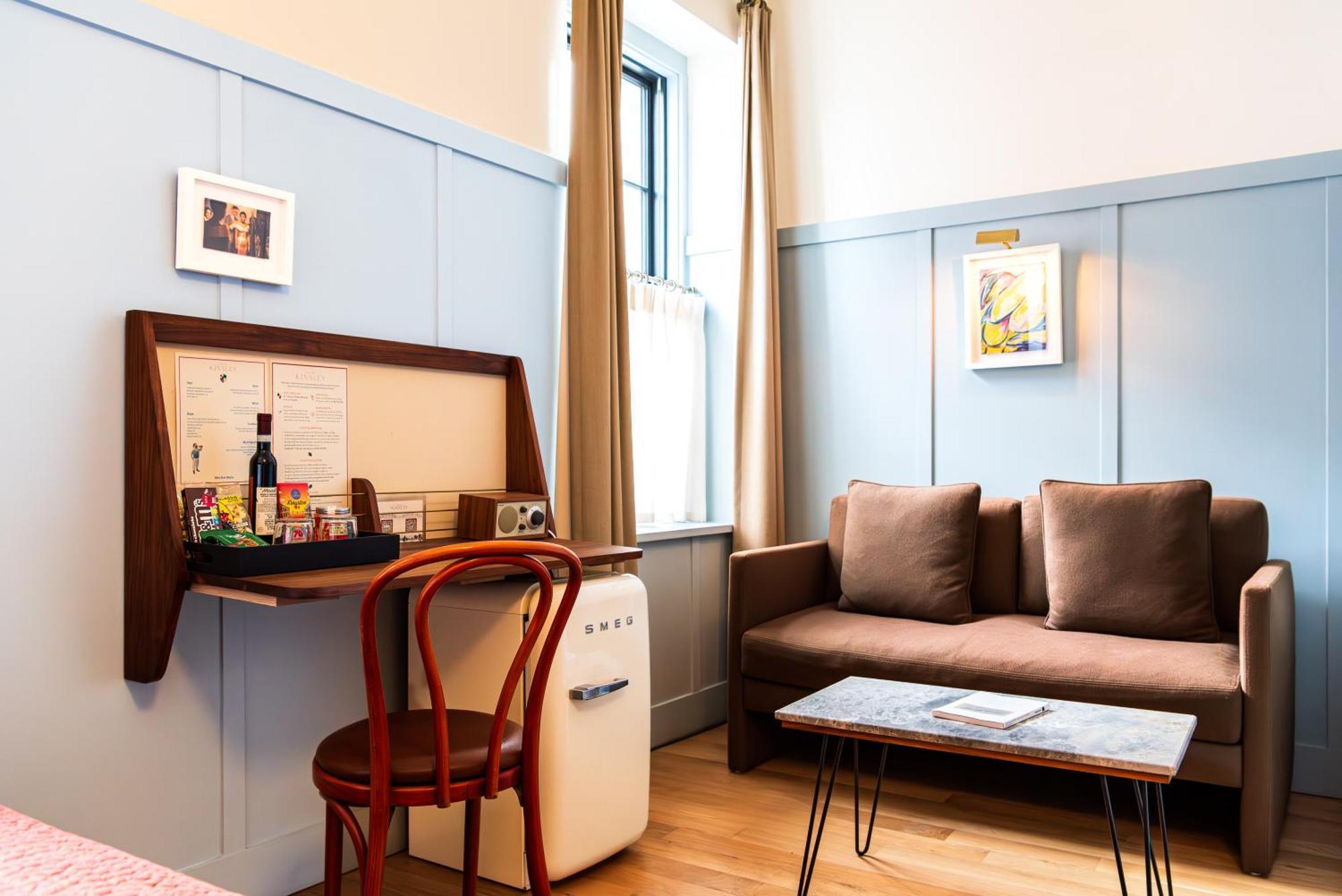 Hotel Kinsley Кингстон Экстерьер фото